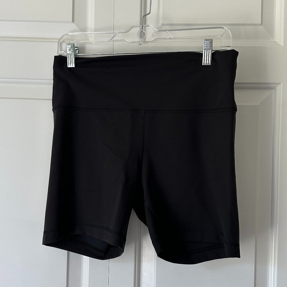 NWOT Lululemon Align™ High-Rise Short 6" in Black